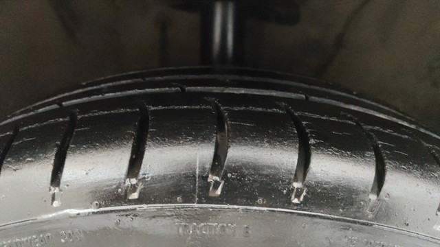 Second-hand 2013 Toyota Etios Liva G for sale in Pune-28