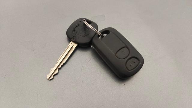 Second-hand 2013 Toyota Etios Liva G for sale in Pune-21