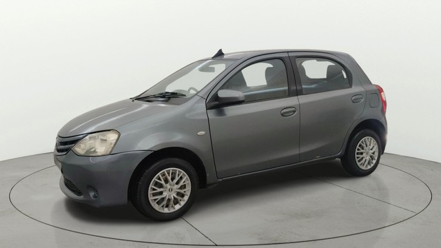 Second-hand 2013 Toyota Etios Liva G for sale in Pune-6