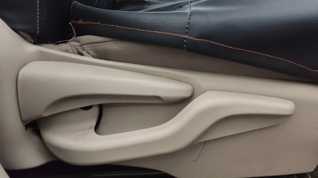 Second-hand 2013 Toyota Etios Liva G for sale in Pune-18