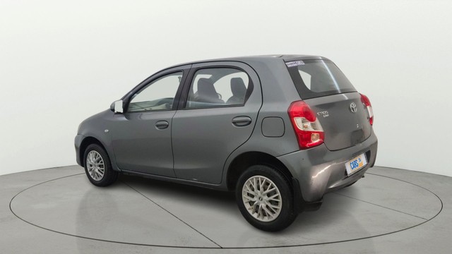 Second-hand 2013 Toyota Etios Liva G for sale in Pune-4
