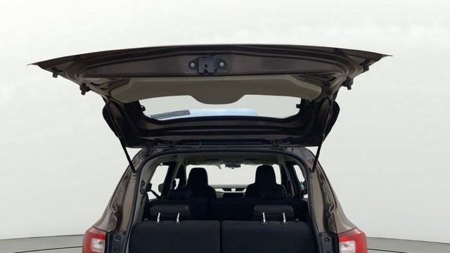 Second-hand 2024 Renault Triber RXZ for sale in Noida-20