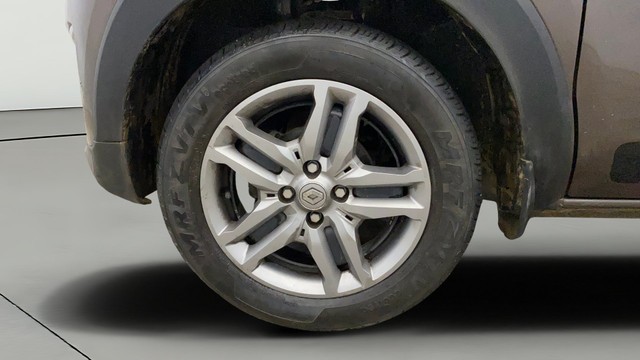 Second-hand 2024 Renault Triber RXZ for sale in Noida-26