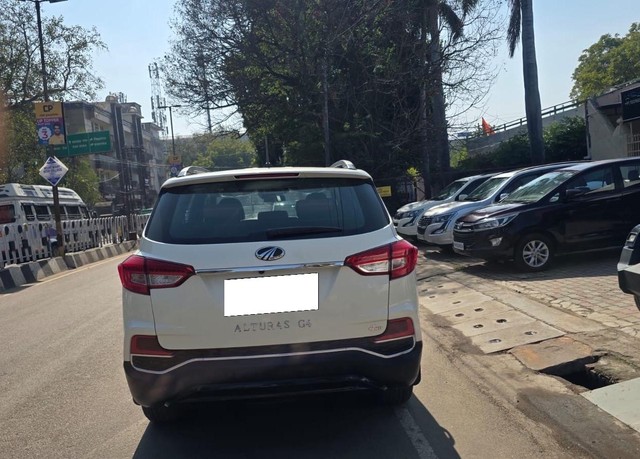 Second-hand 2020 Mahindra Alturas G4 4X4 AT for sale in Lucknow-1