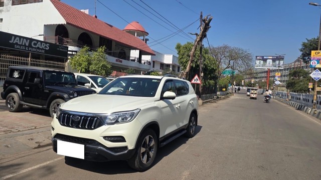Second-hand 2020 Mahindra Alturas G4 4X4 AT for sale in Lucknow-2
