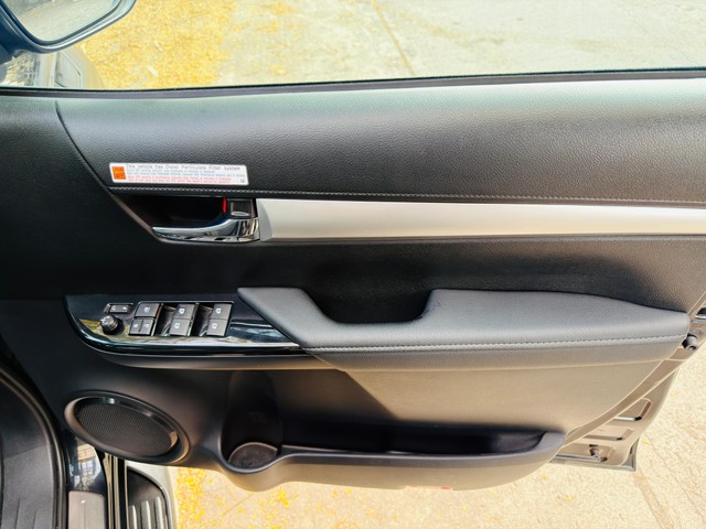 Second-hand 2025 Toyota Hilux Black Edition for sale in Mumbai-12