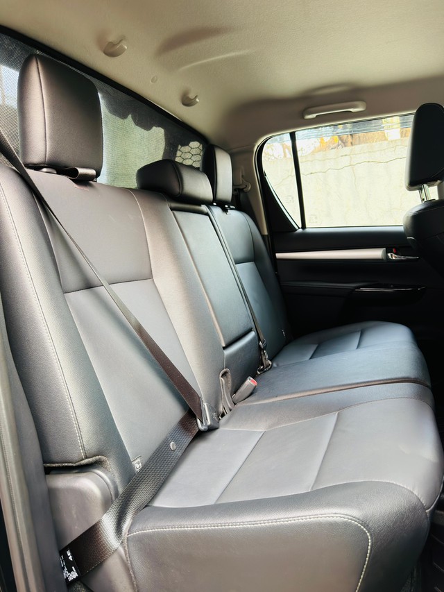 Second-hand 2025 Toyota Hilux Black Edition for sale in Mumbai-13