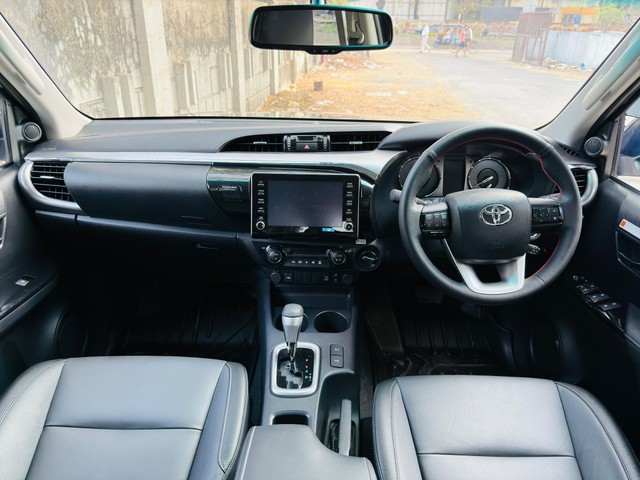 Second-hand 2025 Toyota Hilux Black Edition for sale in Mumbai-17