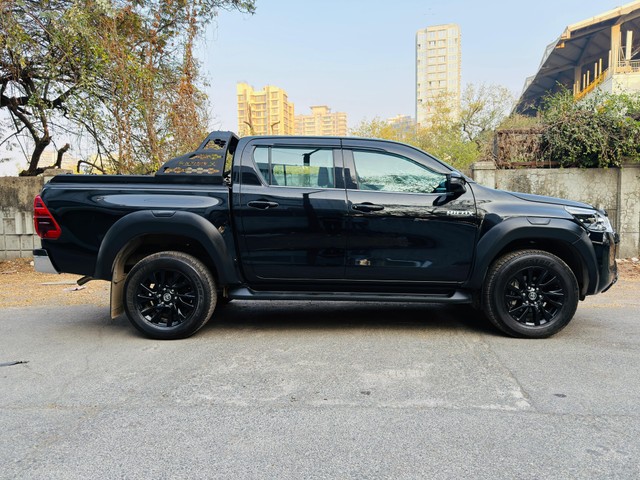 Second-hand 2025 Toyota Hilux Black Edition for sale in Mumbai-9