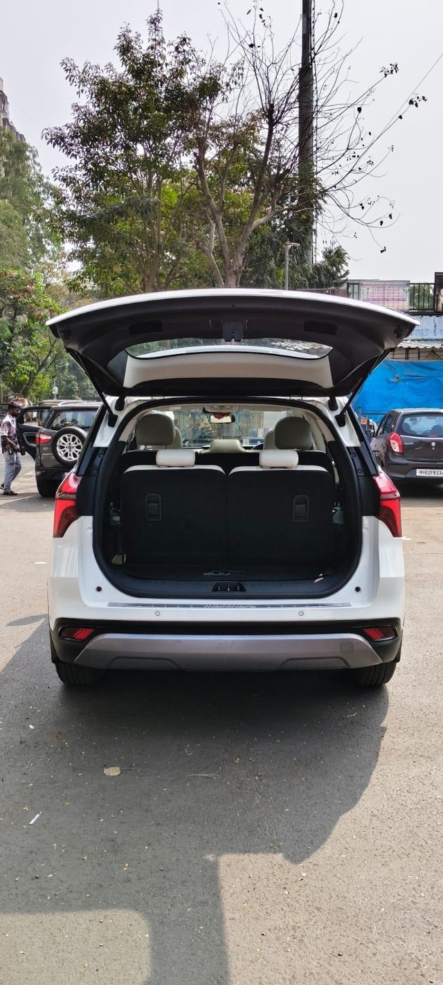 Second-hand 2023 Mahindra XUV700 AX7L 7Str Diesel AT for sale in Mumbai-18
