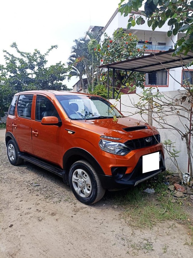 Second-hand 2017 Mahindra NuvoSport N6 for sale in Nashik-2