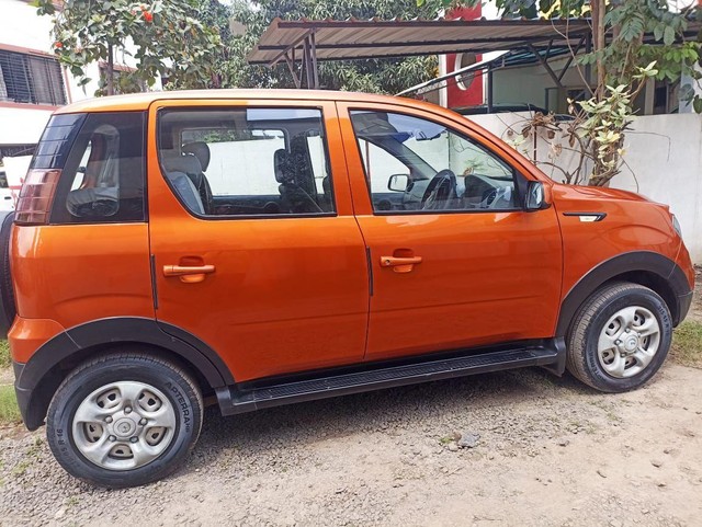 Second-hand 2017 Mahindra NuvoSport N6 for sale in Nashik-5