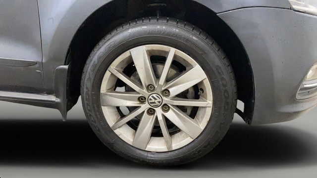 Second-hand 2014 Volkswagen Polo 1.2 MPI Highline for sale in Noida-23