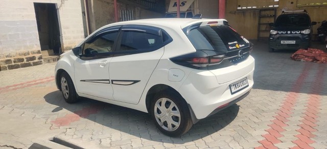 Second-hand 2024 Tata Altroz XM Plus S for sale in Virudhunagar-5