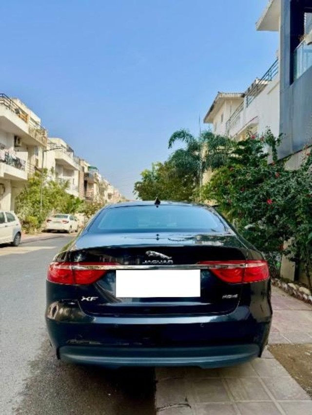 Second-hand 2018 Jaguar XF 2.0 Diesel Prestige for sale in Greater Noida-1