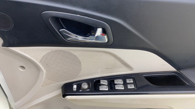 Second-hand 2021 Mahindra XUV300 W8 Diesel BSVI for sale in Ahmedabad-17