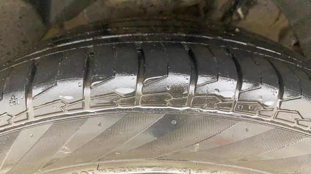 Second-hand 2021 Mahindra XUV300 W8 Diesel BSVI for sale in Ahmedabad-29