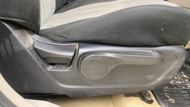 Second-hand 2021 Mahindra XUV300 W8 Diesel BSVI for sale in Ahmedabad-18