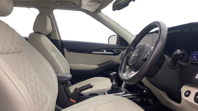 Second-hand 2022 Kia Seltos HTX G for sale in Bangalore-15