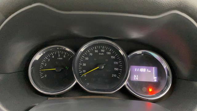 Second-hand 2016 Renault Duster 110PS Diesel RxZ AMT for sale in Thane-11