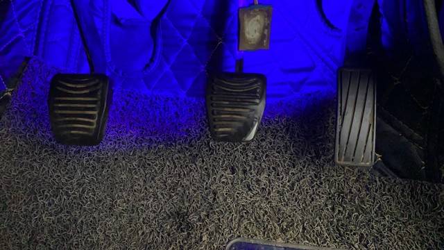 Second-hand 2018 Mahindra Marazzo M6 for sale in Thane-14