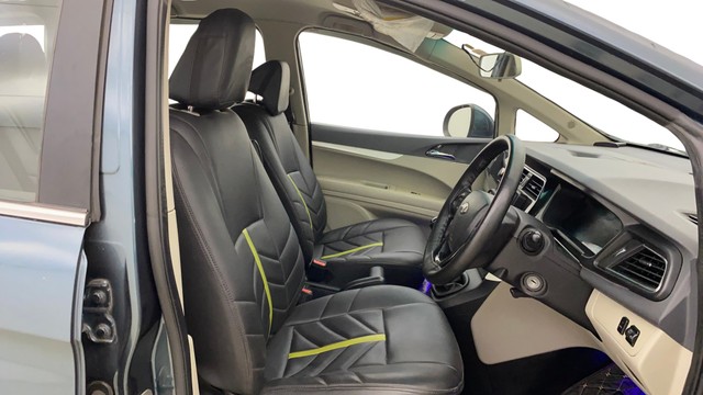 Second-hand 2018 Mahindra Marazzo M6 for sale in Thane-15