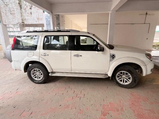 Second-hand 2012 Ford Endeavour 2.5L 4X2 for sale in Firozpur-1