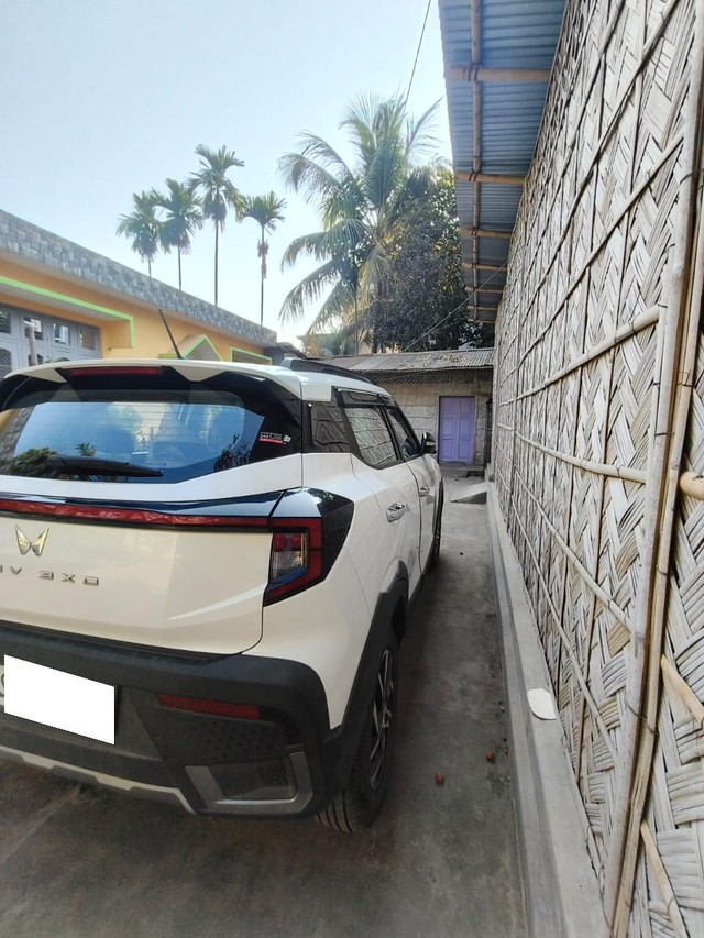 Second-hand 2024 Mahindra XUV 3XO AX5 for sale in Hojai-7