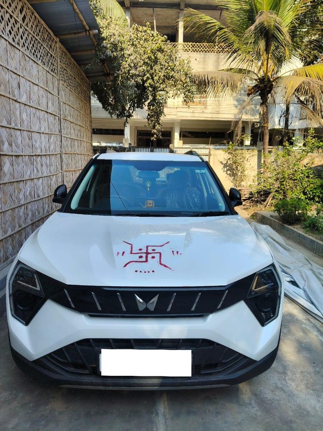 Second-hand 2024 Mahindra XUV 3XO AX5 for sale in Hojai-8