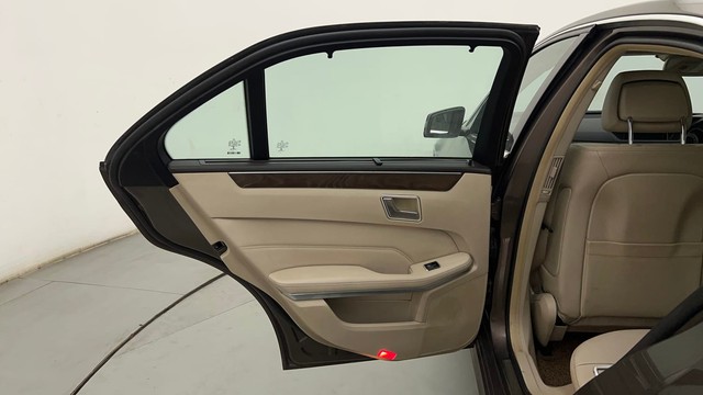 Second-hand 2016 Mercedes-Benz E-Class E250 CDI Avantgarde for sale in Pune-29