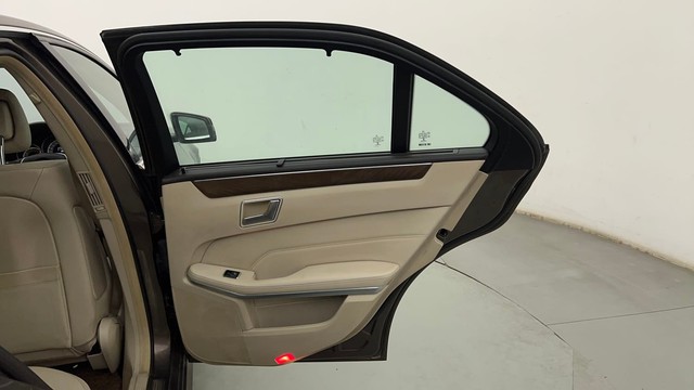 Second-hand 2016 Mercedes-Benz E-Class E250 CDI Avantgarde for sale in Pune-31