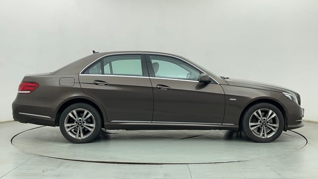 Second-hand 2016 Mercedes-Benz E-Class E250 CDI Avantgarde for sale in Pune-2