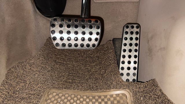 Second-hand 2016 Mercedes-Benz E-Class E250 CDI Avantgarde for sale in Pune-14