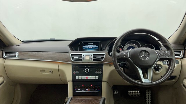 Second-hand 2016 Mercedes-Benz E-Class E250 CDI Avantgarde for sale in Pune-11