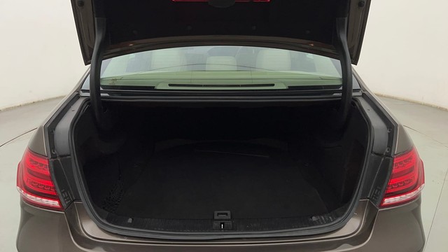 Second-hand 2016 Mercedes-Benz E-Class E250 CDI Avantgarde for sale in Pune-9