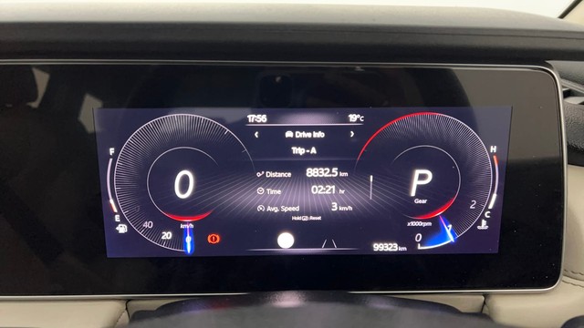 Second-hand 2022 Mahindra XUV700 AX7 Diesel AT Luxury Pack BSVI for sale in Lucknow-13