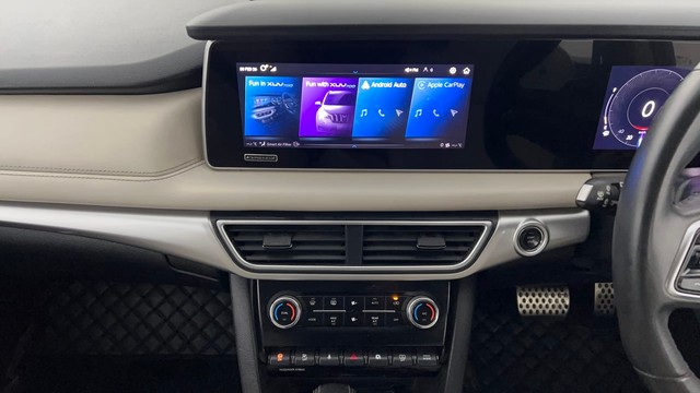 Second-hand 2022 Mahindra XUV700 AX7 Diesel AT Luxury Pack BSVI for sale in Lucknow-24