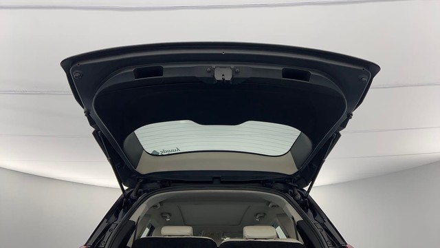 Second-hand 2022 Mahindra XUV700 AX7 Diesel AT Luxury Pack BSVI for sale in Lucknow-25