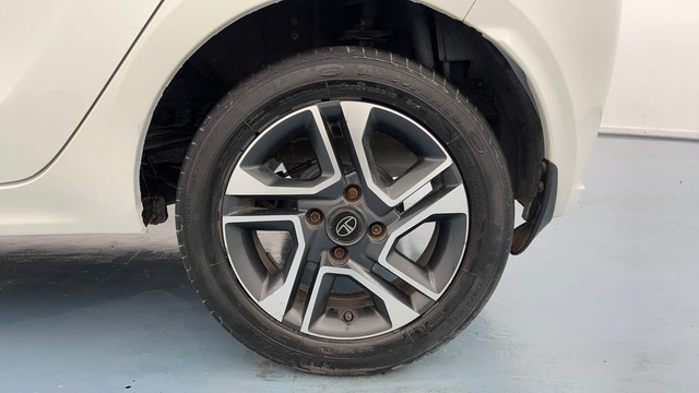 Second-hand 2021 Tata Tiago XZ Plus for sale in Lucknow-19