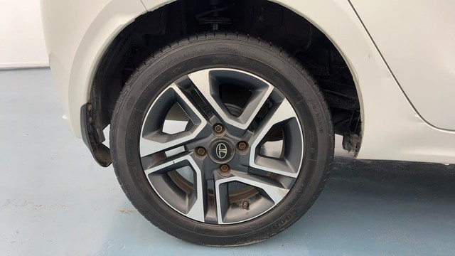 Second-hand 2021 Tata Tiago XZ Plus for sale in Lucknow-18