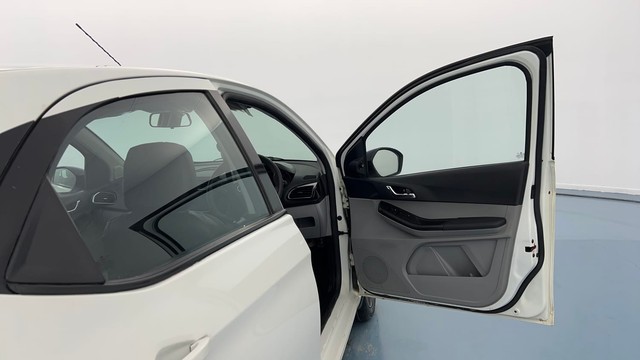 Second-hand 2021 Tata Tiago XZ Plus for sale in Lucknow-16