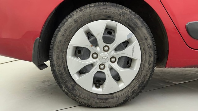 Second-hand 2018 Hyundai Xcent Petrol for sale in Ahmedabad-18