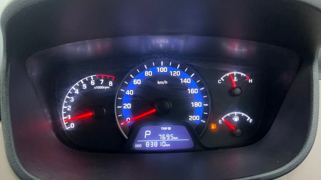 Second-hand 2018 Hyundai Xcent Petrol for sale in Ahmedabad-13