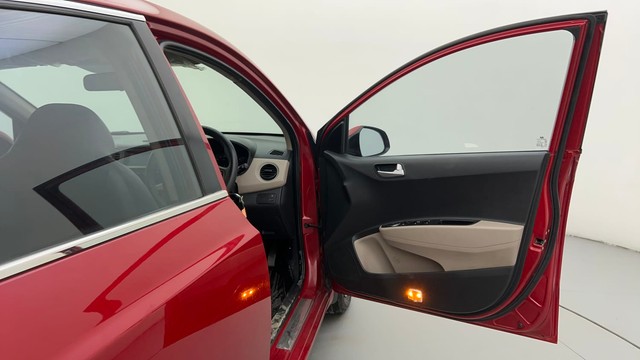 Second-hand 2018 Hyundai Xcent Petrol for sale in Ahmedabad-16