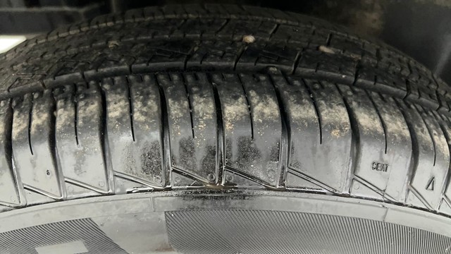 Second-hand 2016 Maruti Swift LXI BSIV for sale in Ahmedabad-23