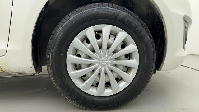 Second-hand 2016 Maruti Swift LXI BSIV for sale in Ahmedabad-17