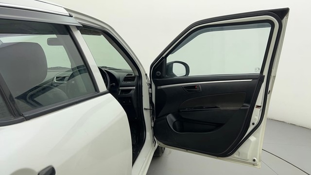 Second-hand 2016 Maruti Swift LXI BSIV for sale in Ahmedabad-16