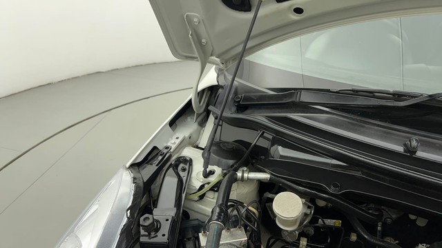 Second-hand 2016 Maruti Swift LXI BSIV for sale in Ahmedabad-36