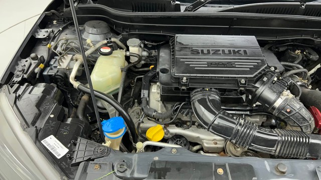 Second-hand 2019 Maruti Suzuki Vitara Brezza ZDi for sale in Ahmedabad-37