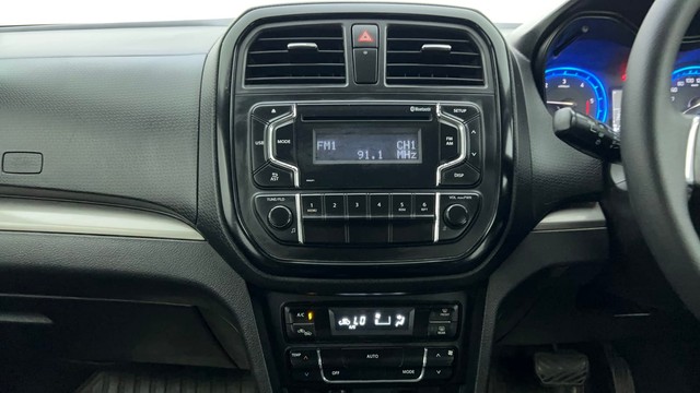 Second-hand 2019 Maruti Suzuki Vitara Brezza ZDi for sale in Ahmedabad-35